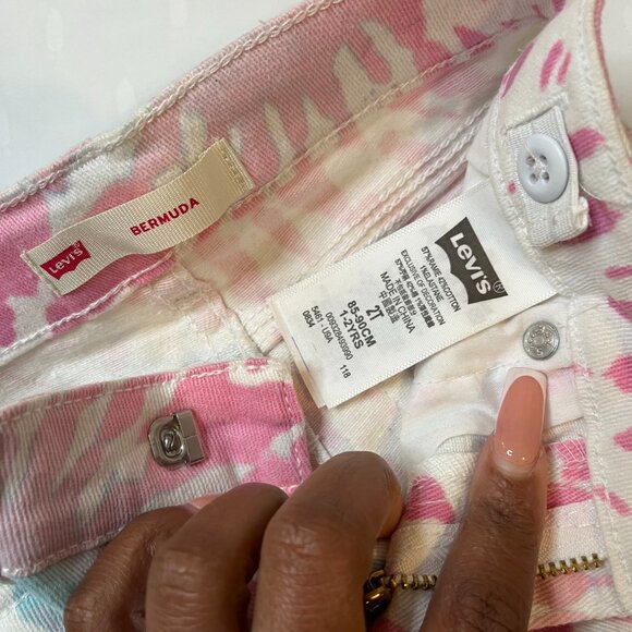 Adorable Levi's Shorts Bundle - Toddler Size 2T - Picture 10 of 13